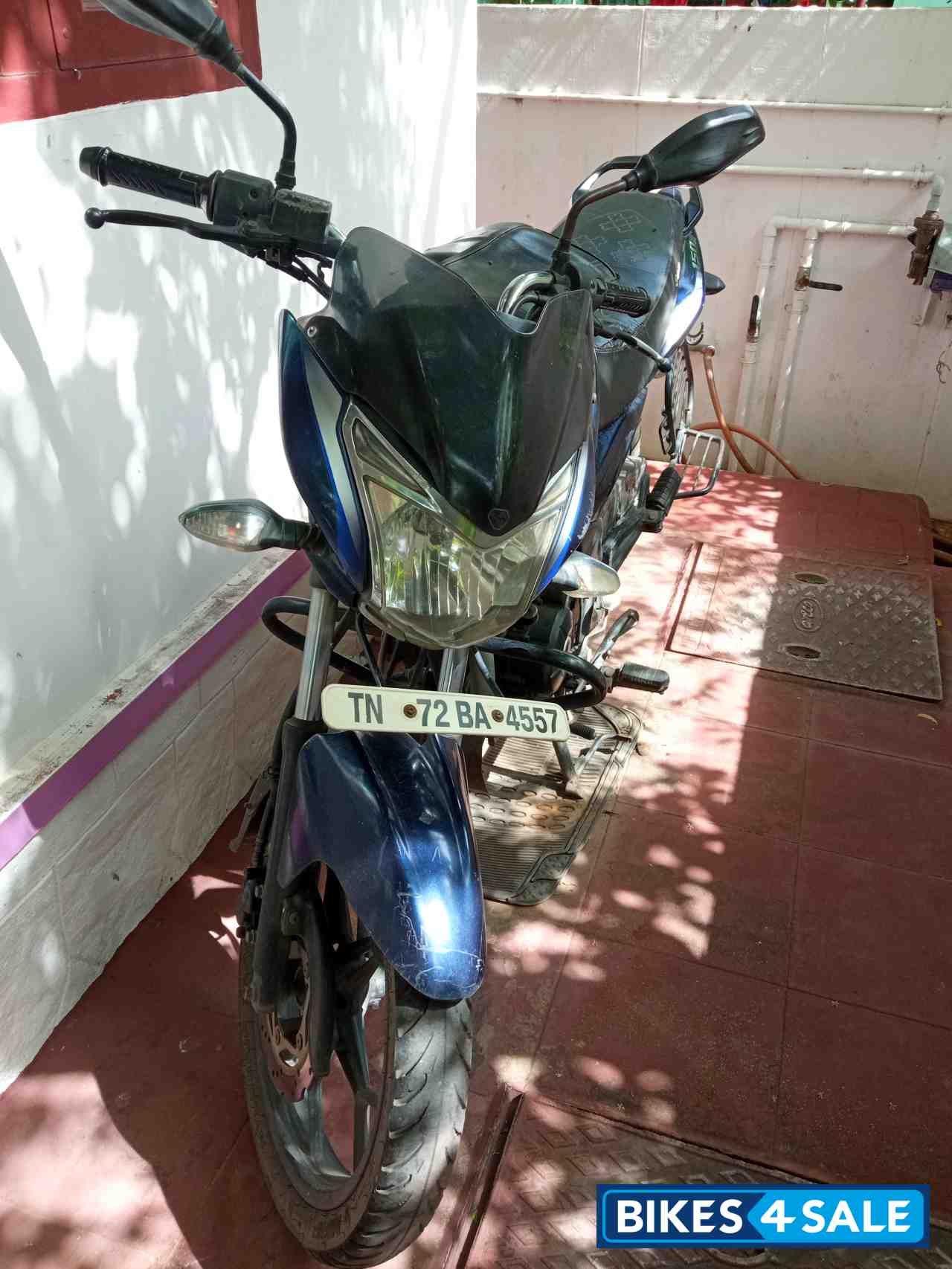 Blue Bajaj Discover 150 S