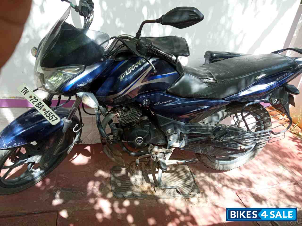 Blue Bajaj Discover 150 S