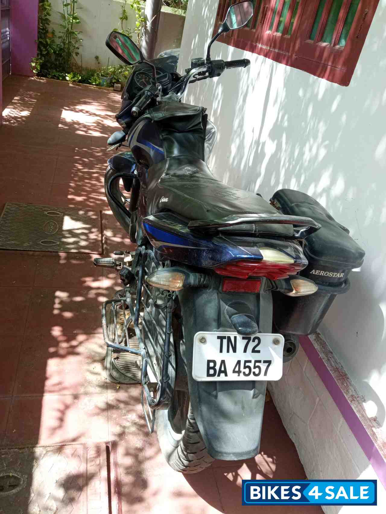 Blue Bajaj Discover 150 S