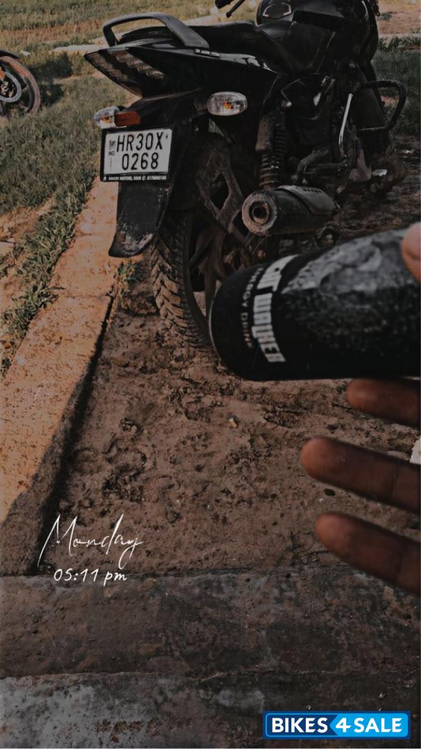 Bajaj Pulsar 125 Neon