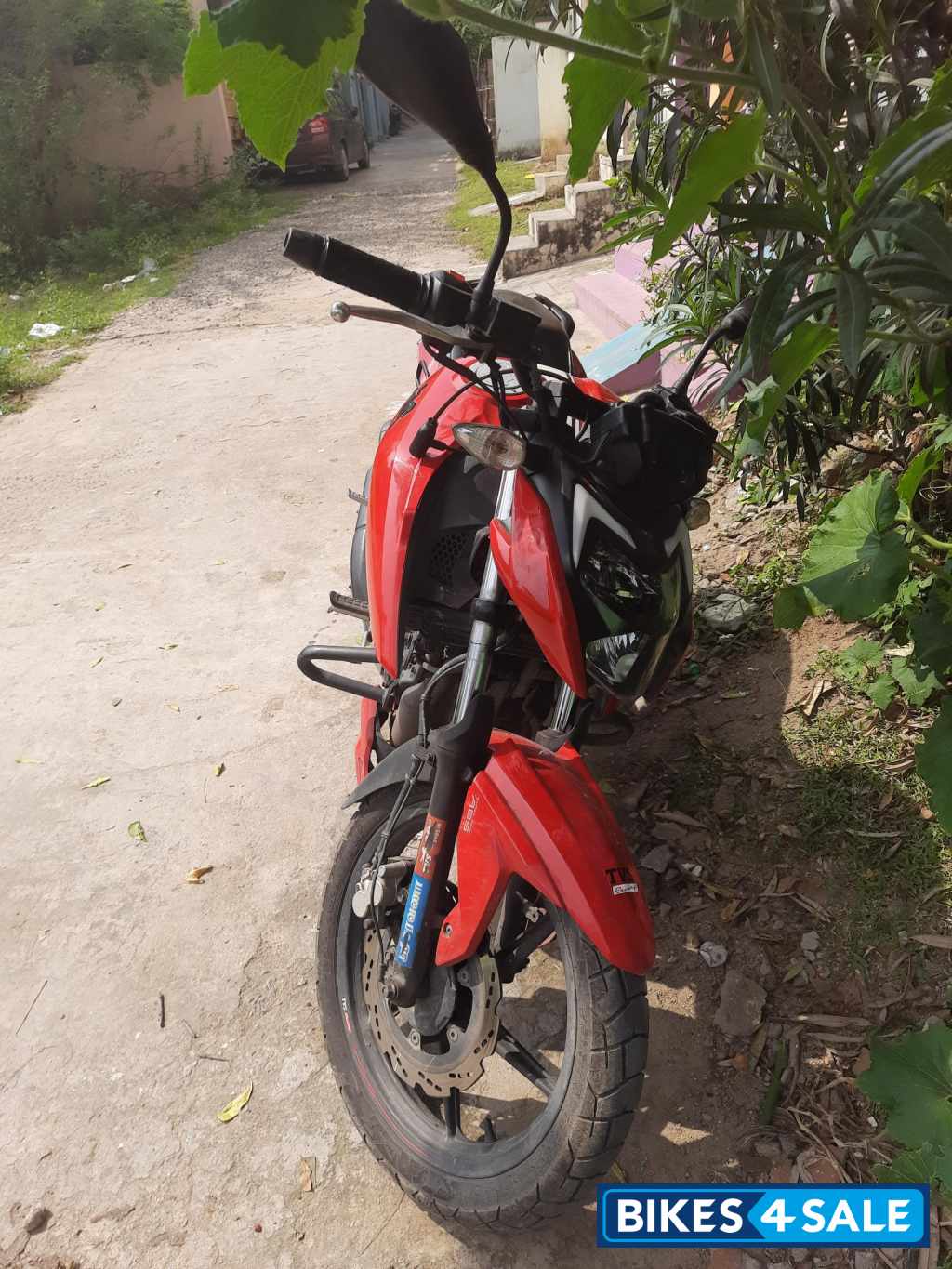 Red TVS Apache RTR 160 4V BS6