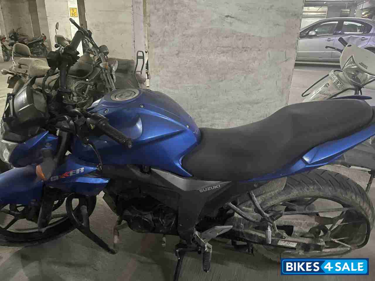 Blue Suzuki Gixxer 150