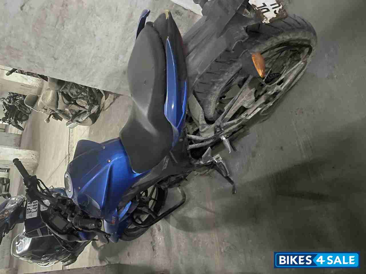 Blue Suzuki Gixxer 150 Blue Suzuki Gixxer 150