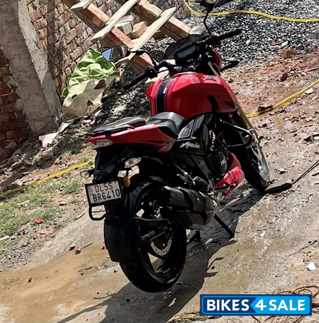 Red TVS Apache RTR 200 4V