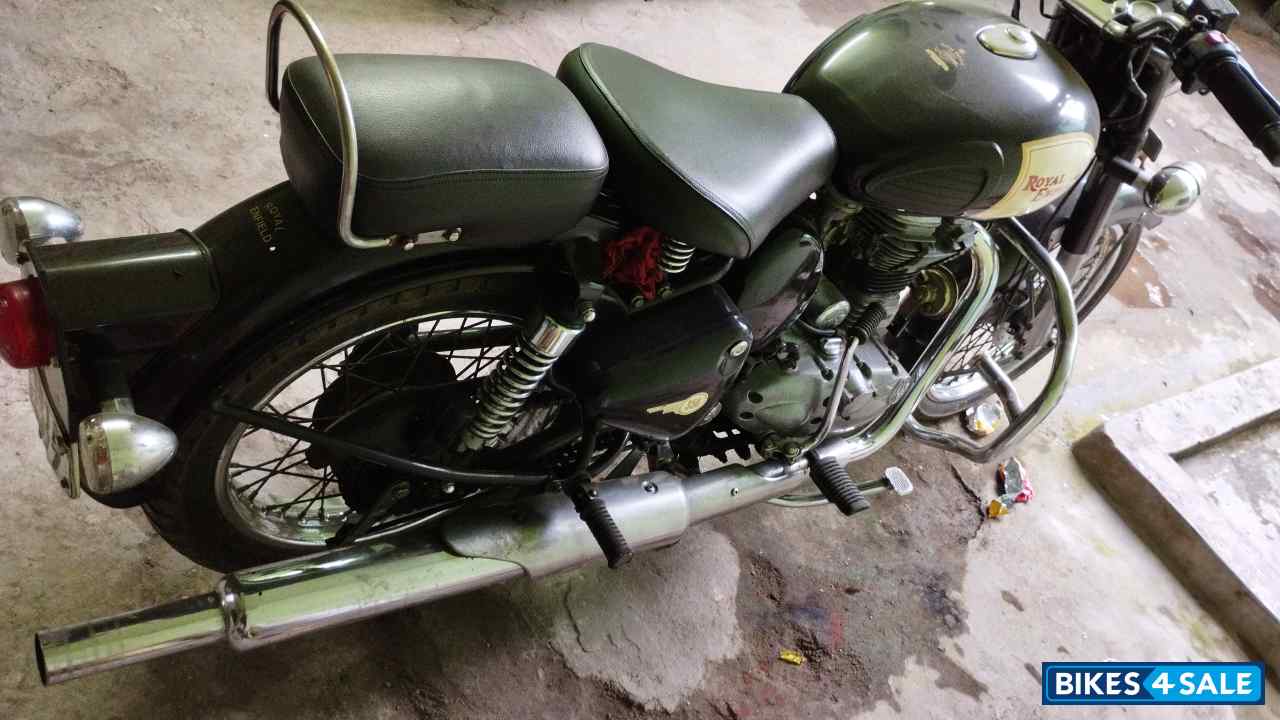 Black Royal Enfield Classic 350