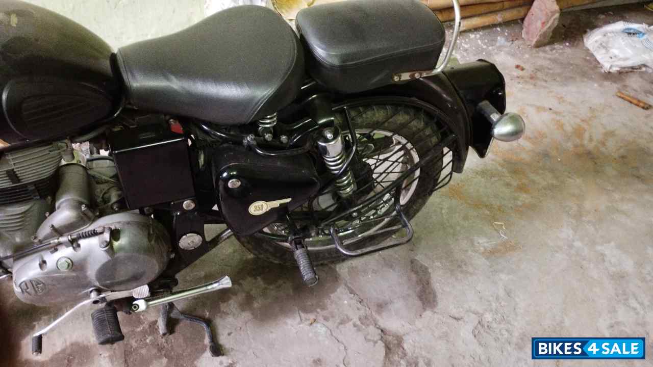 Black Royal Enfield Classic 350