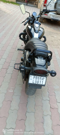 Black Bajaj Avenger Street 220
