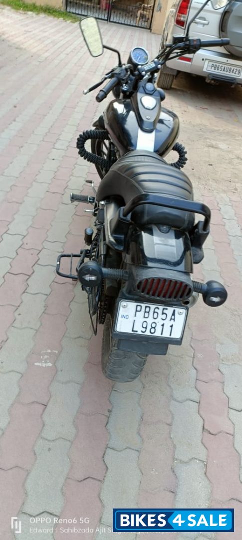 Black Bajaj Avenger Street 220