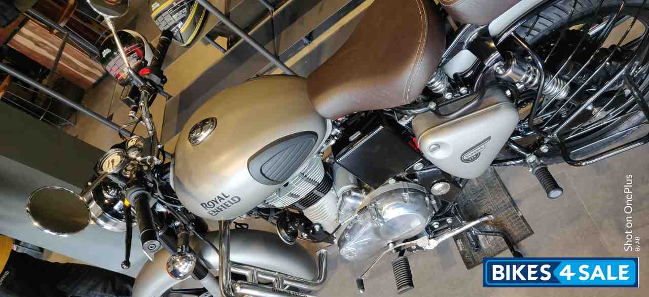Grey Royal Enfield Classic Gunmetal Grey