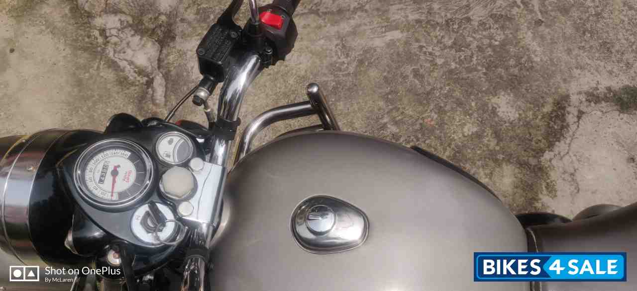 Grey Royal Enfield Classic Gunmetal Grey