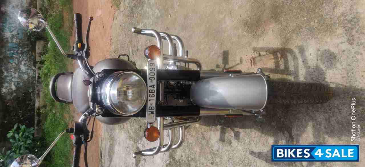 Grey Royal Enfield Classic Gunmetal Grey