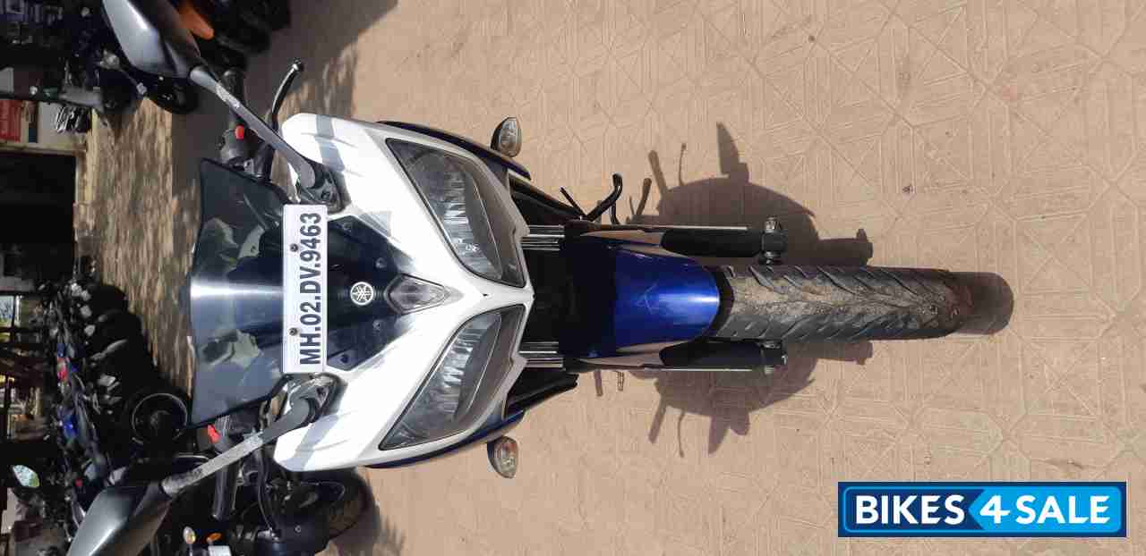 Blue & White Yamaha Fazer FI V2