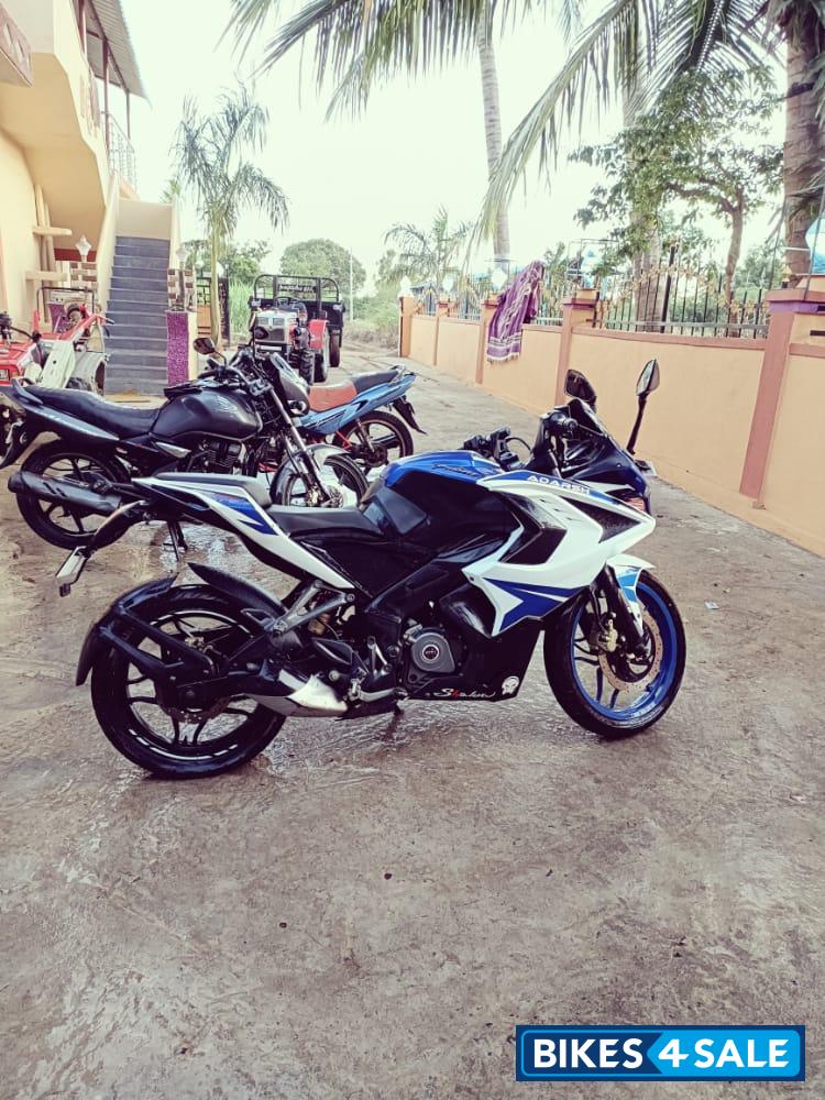 Bajaj Pulsar RS 200