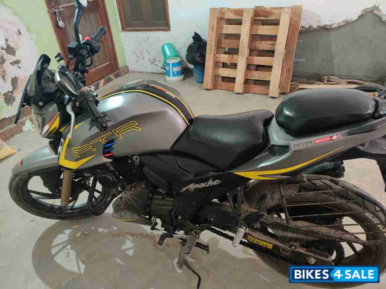 TVS Apache RTR 200 4V Race Edition 2.0