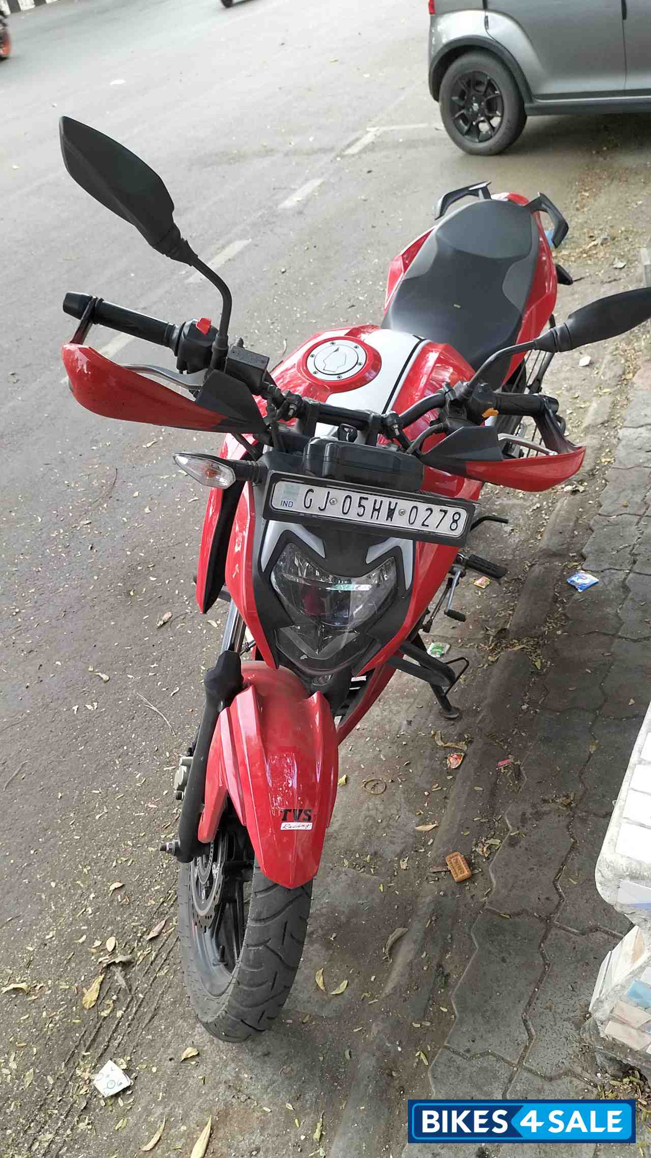 TVS Apache RTR 160 4V BS6