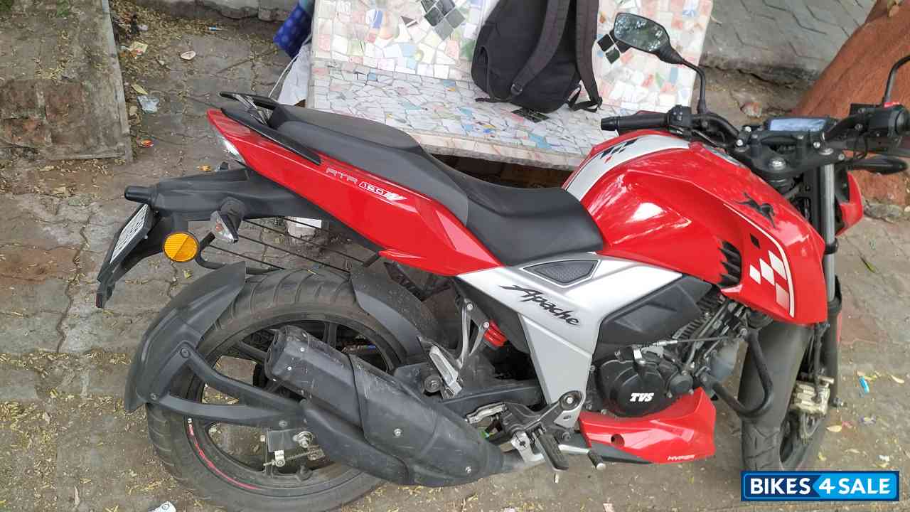 TVS Apache RTR 160 4V BS6