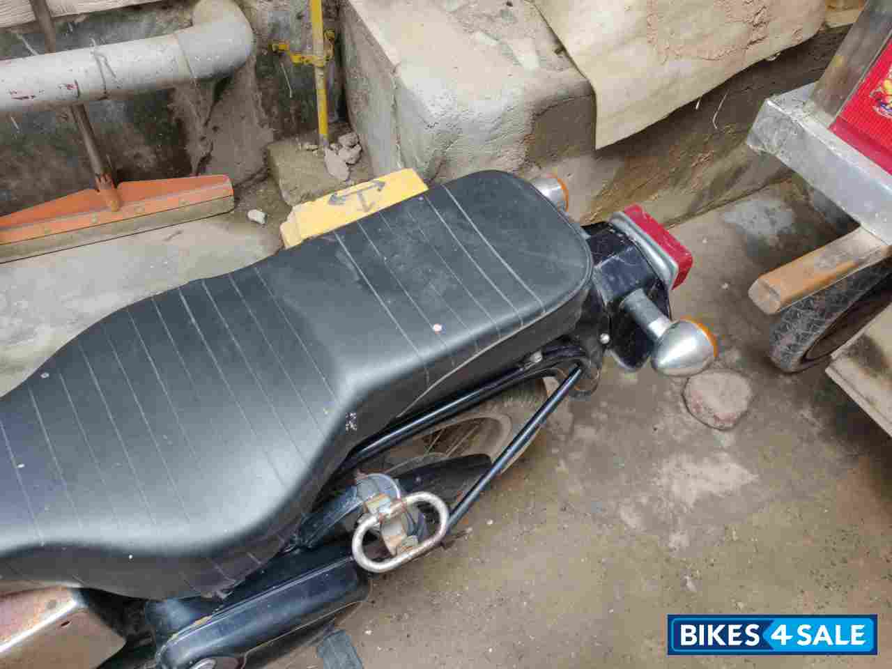 Black Royal Enfield Bullet Standard 350