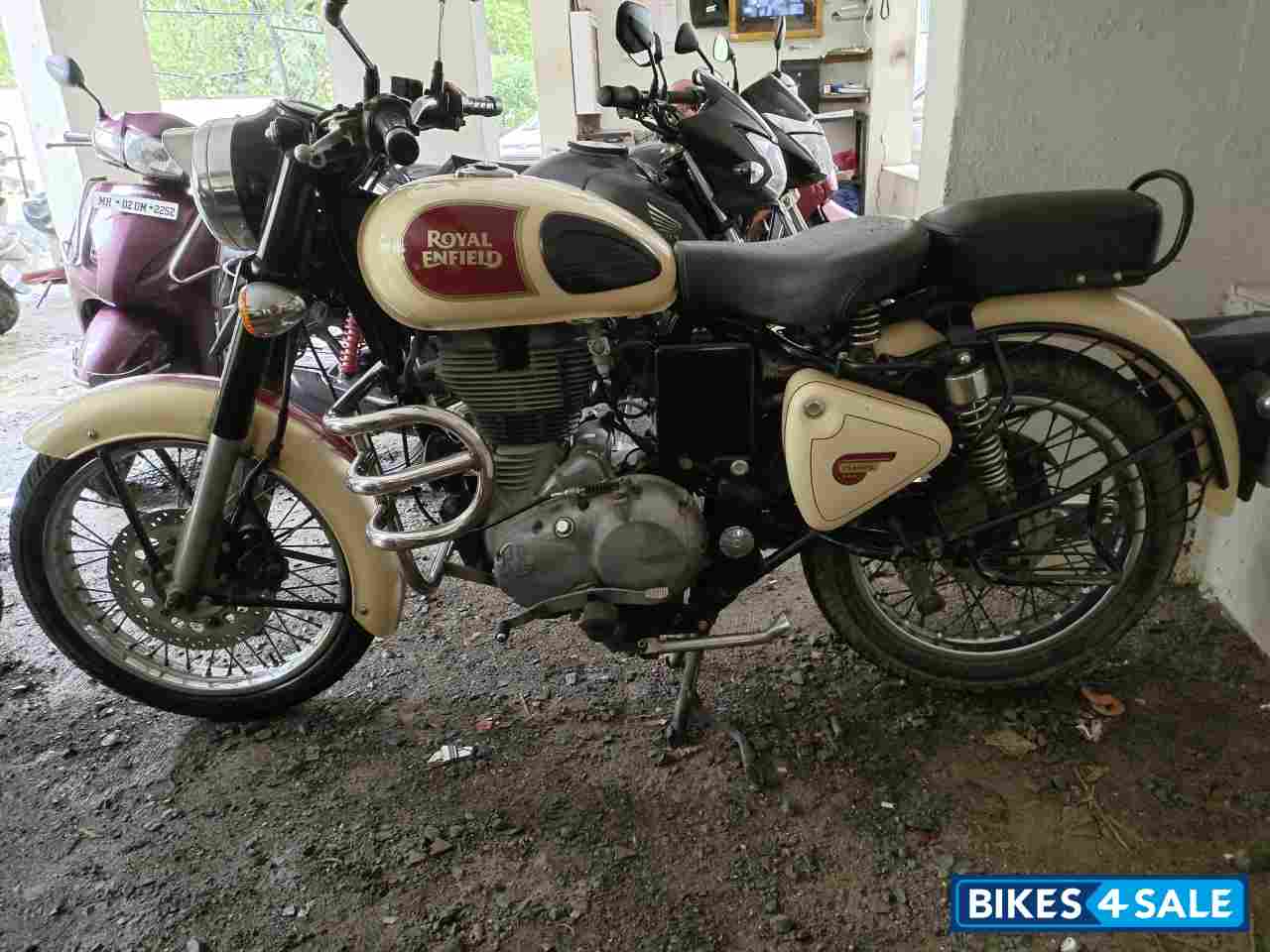 Tan Royal Enfield Classic 500