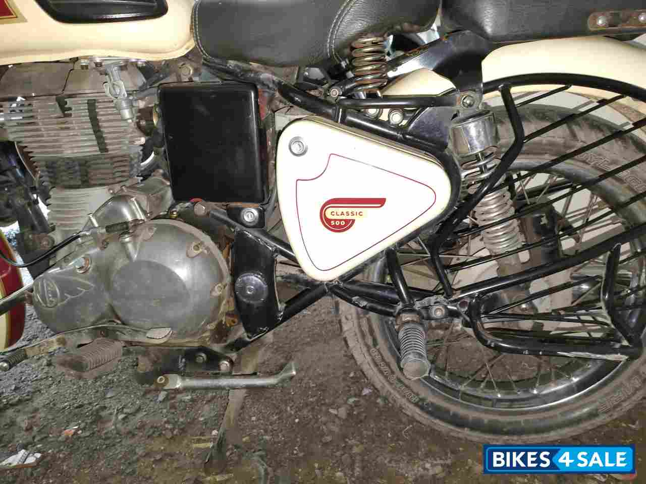 Tan Royal Enfield Classic 500