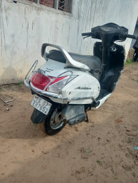 White Honda Activa 3G