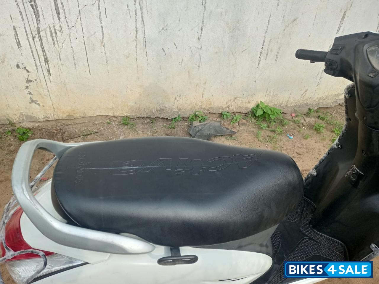 White Honda Activa 3G