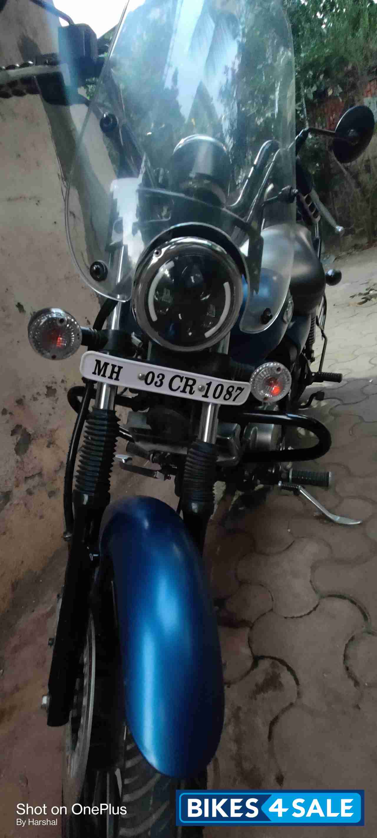 Blue Wrapped Bajaj Avenger Cruise 220