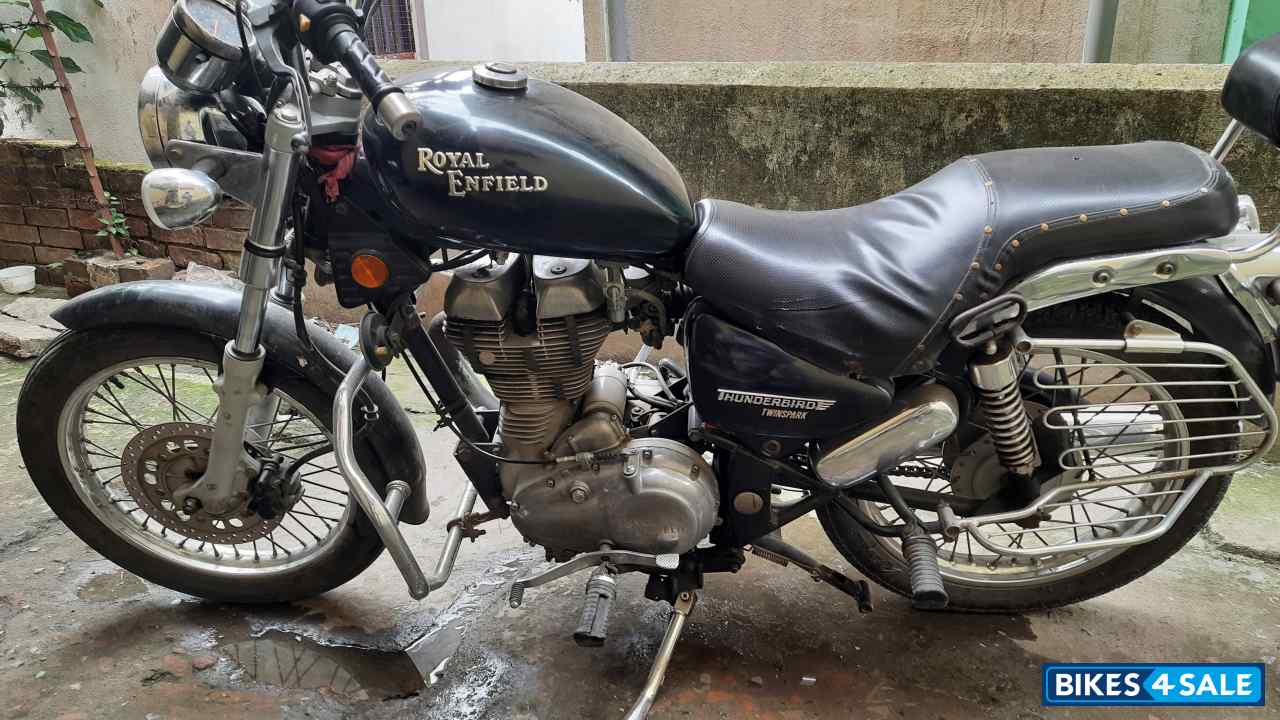 Black Royal Enfield Thunderbird TwinSpark 350