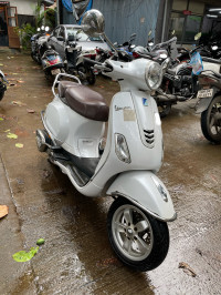Pearl White Vespa Elegante