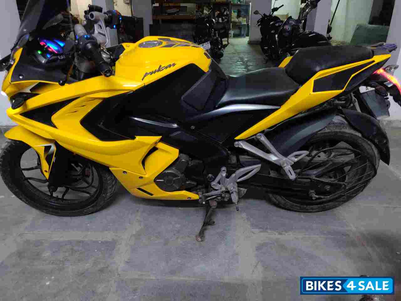 Yellow Bajaj Pulsar RS 200