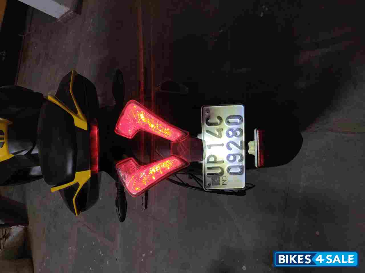 Yellow Bajaj Pulsar RS 200 Yellow Bajaj Pulsar RS 200