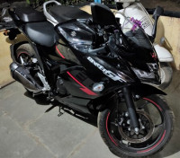 Black Suzuki Gixxer SF
