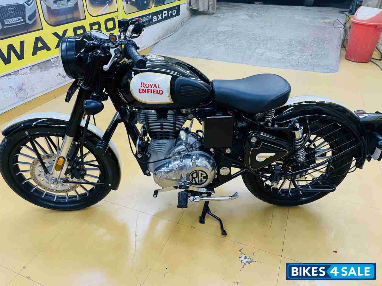 Black Royal Enfield Classic 500 Black Royal Enfield Classic 500