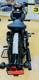 Black Royal Enfield Classic 500