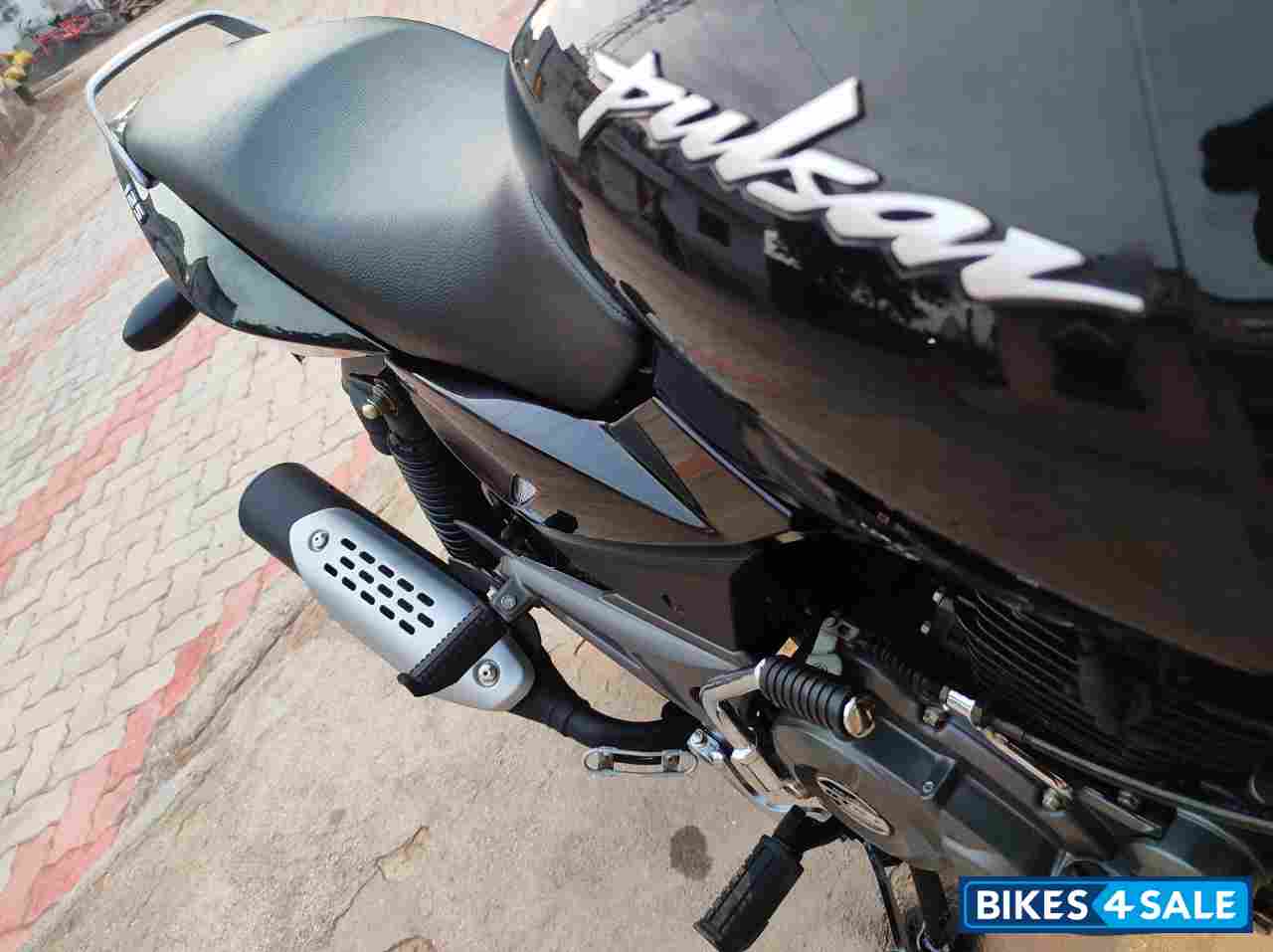 Bajaj Pulsar 125 Neon BS6