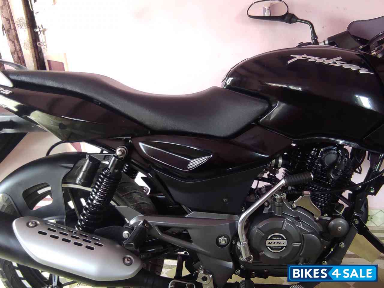 Bajaj Pulsar 125 Neon BS6