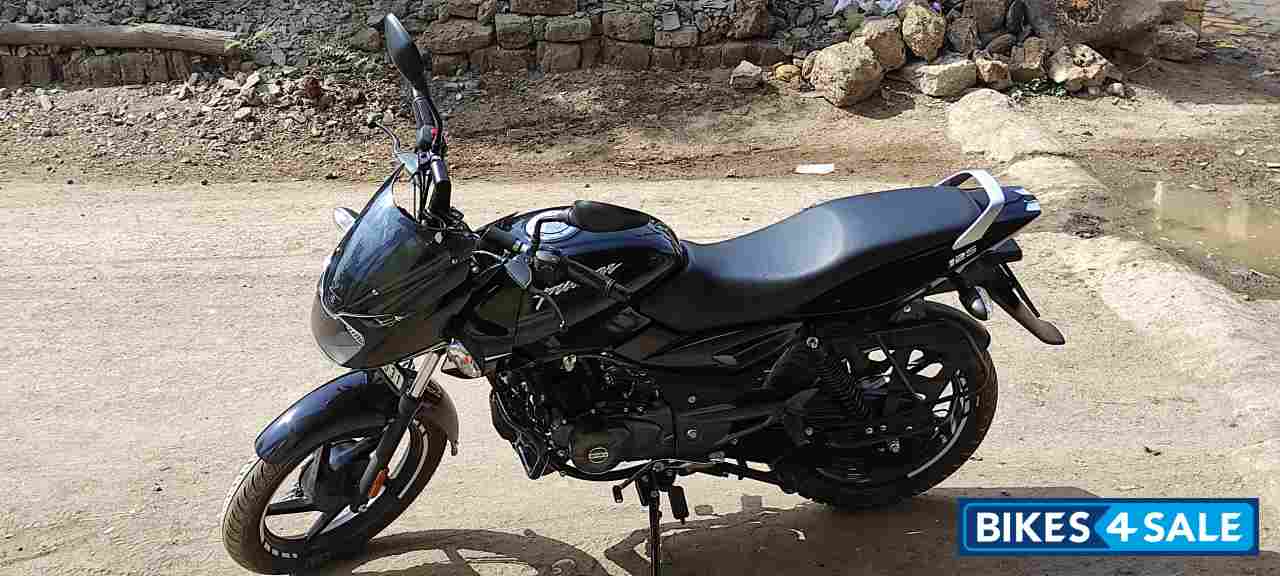 Bajaj Pulsar 125 Neon BS6