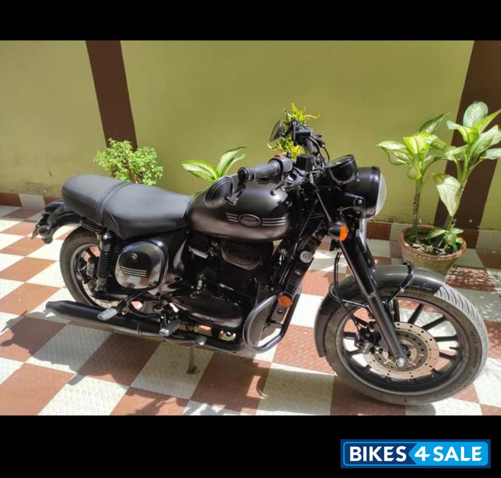 Jawa 42 Dual Channel ABS AllStar Black