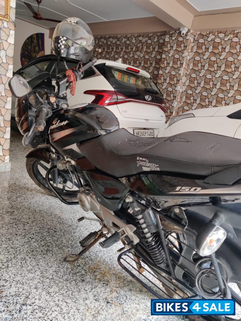 Black Bajaj Pulsar 150 DTSi