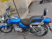 Blue Bajaj Avenger 220 DTS-i