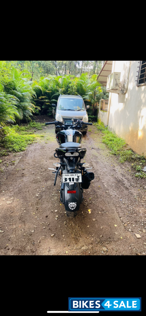 Black TVS Apache RTR 160 4V BS6