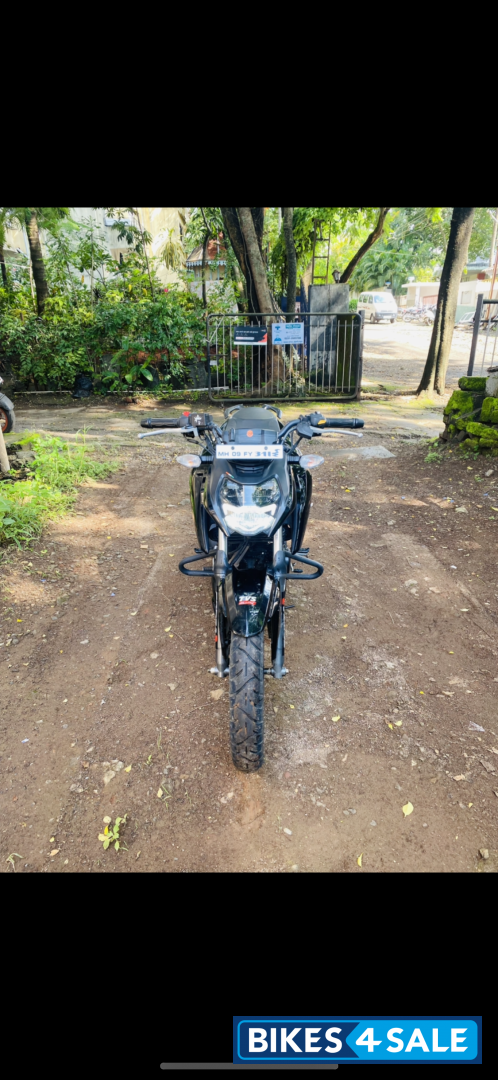 Black TVS Apache RTR 160 4V BS6