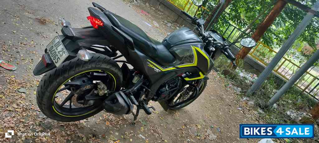 Honda CB Hornet 160R ABS