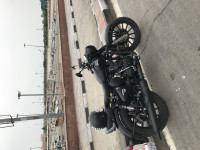 Royal Enfield Classic Stealth Black