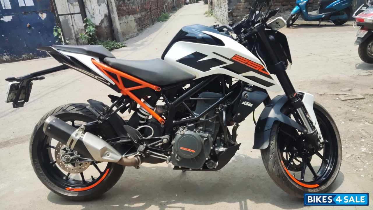 White KTM Duke 250