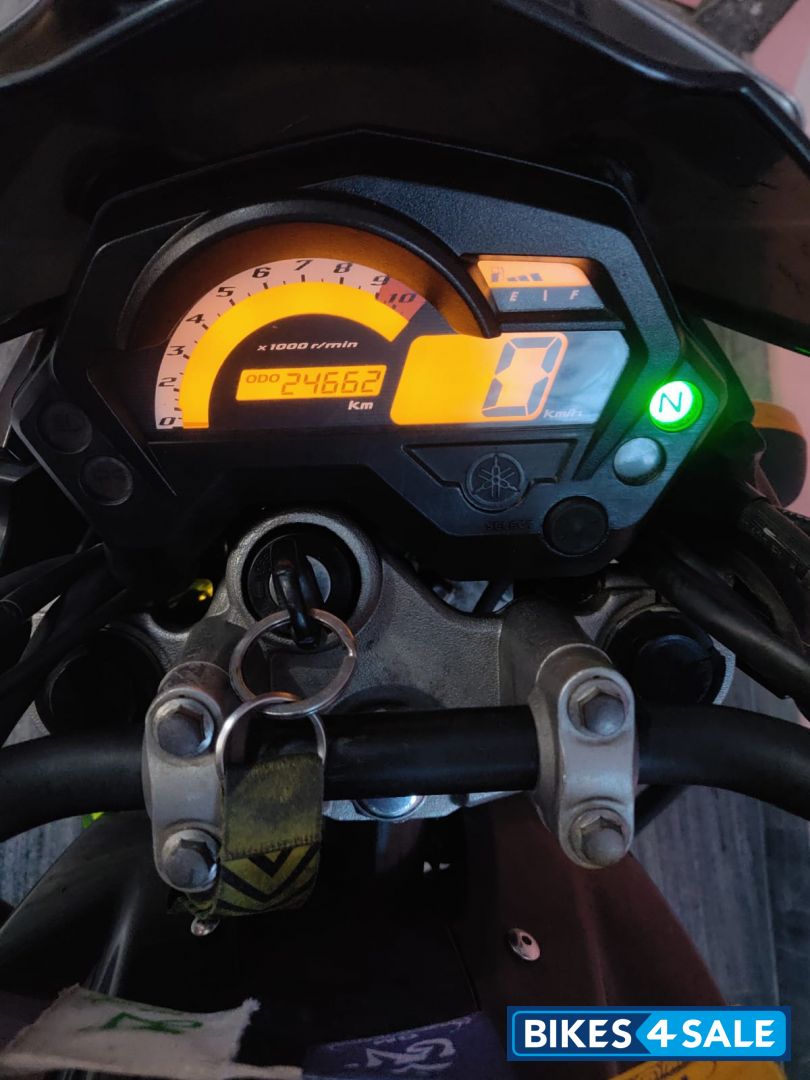 Green/black Yamaha FZ-S