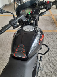 Bajaj Pulsar 125 Neon