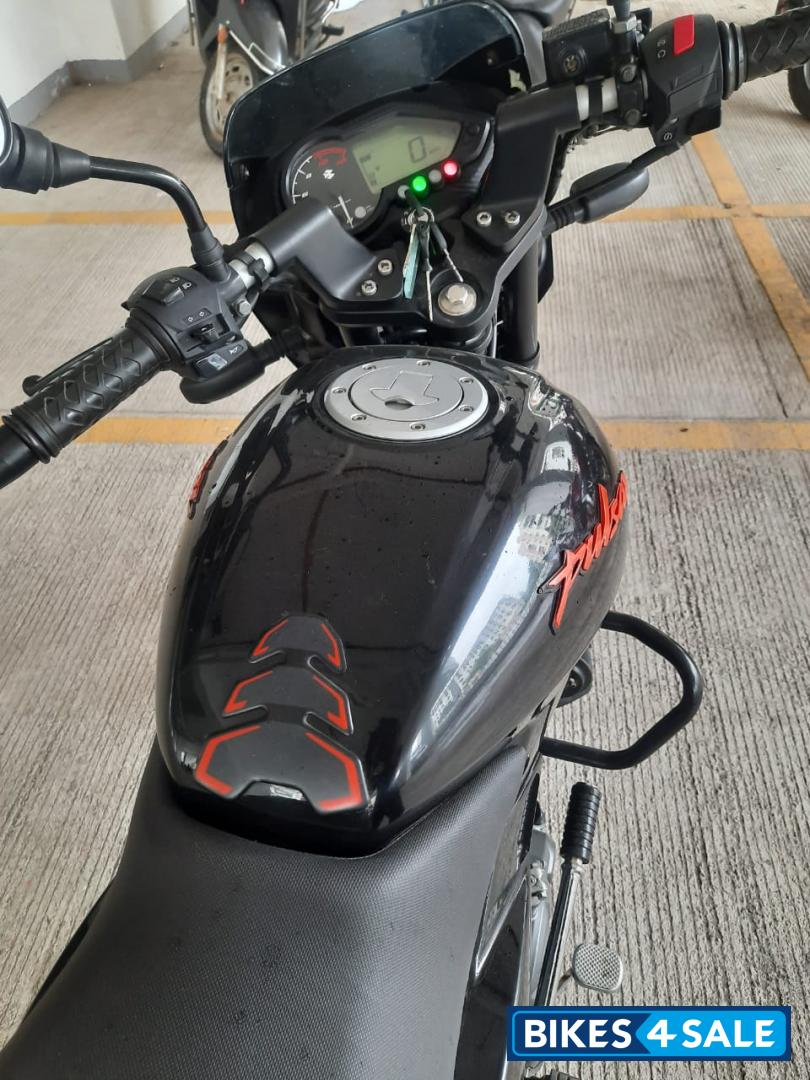 Bajaj Pulsar 125 Neon