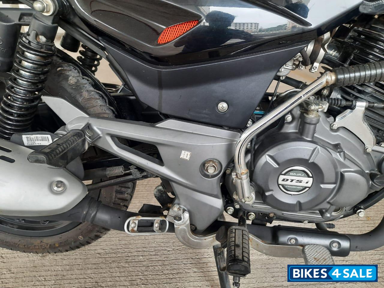 Bajaj Pulsar 125 Neon