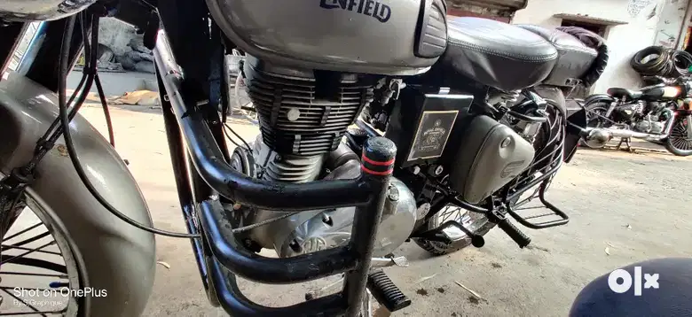 Royal Enfield Classic Gunmetal Grey Royal Enfield Classic Gunmetal Grey