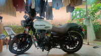 White Royal Enfield Thunderbird X 350